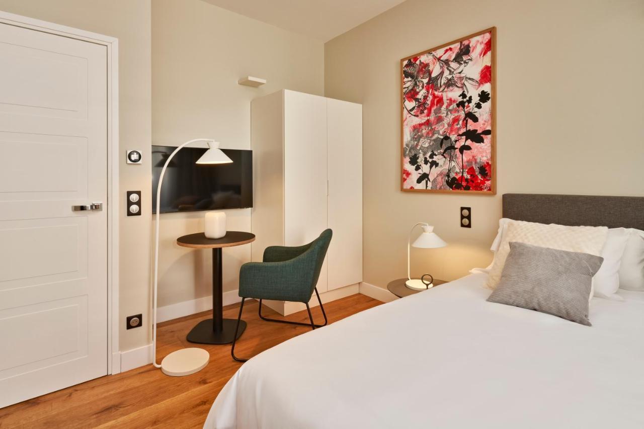 Hotel Le Chevalier Bleu Монпазие Екстериор снимка