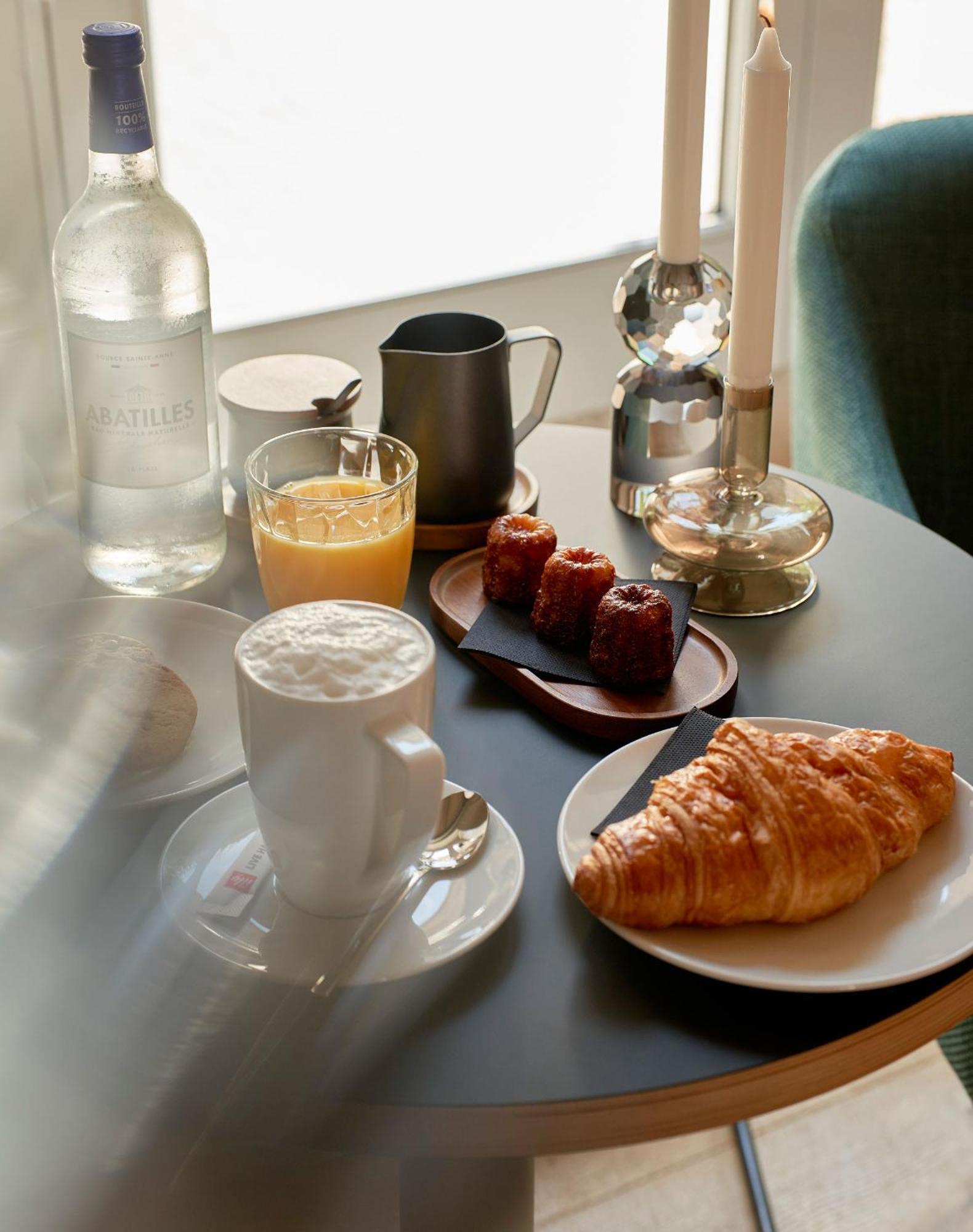 Hotel Le Chevalier Bleu Монпазие Екстериор снимка