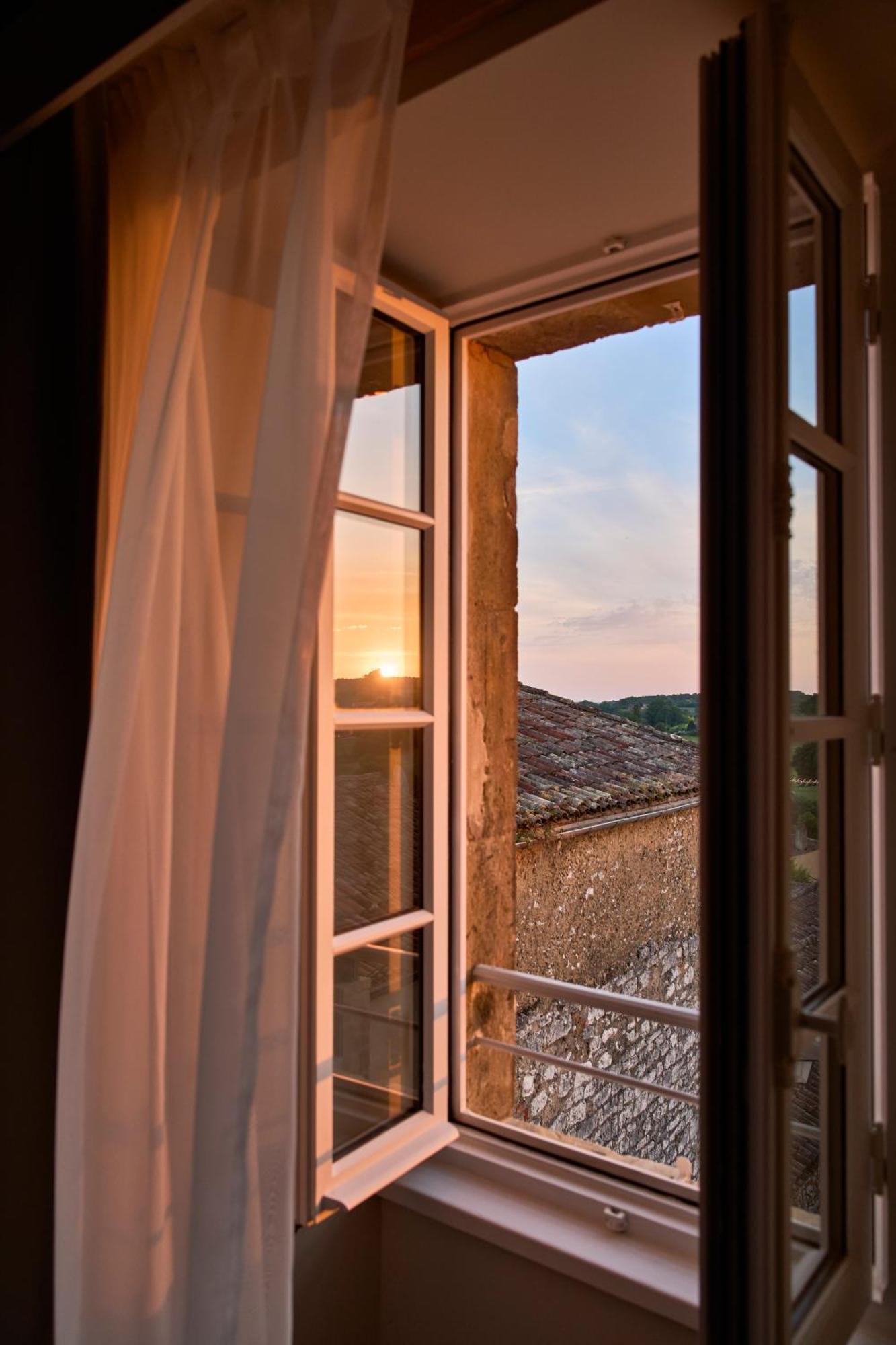 Hotel Le Chevalier Bleu Монпазие Екстериор снимка