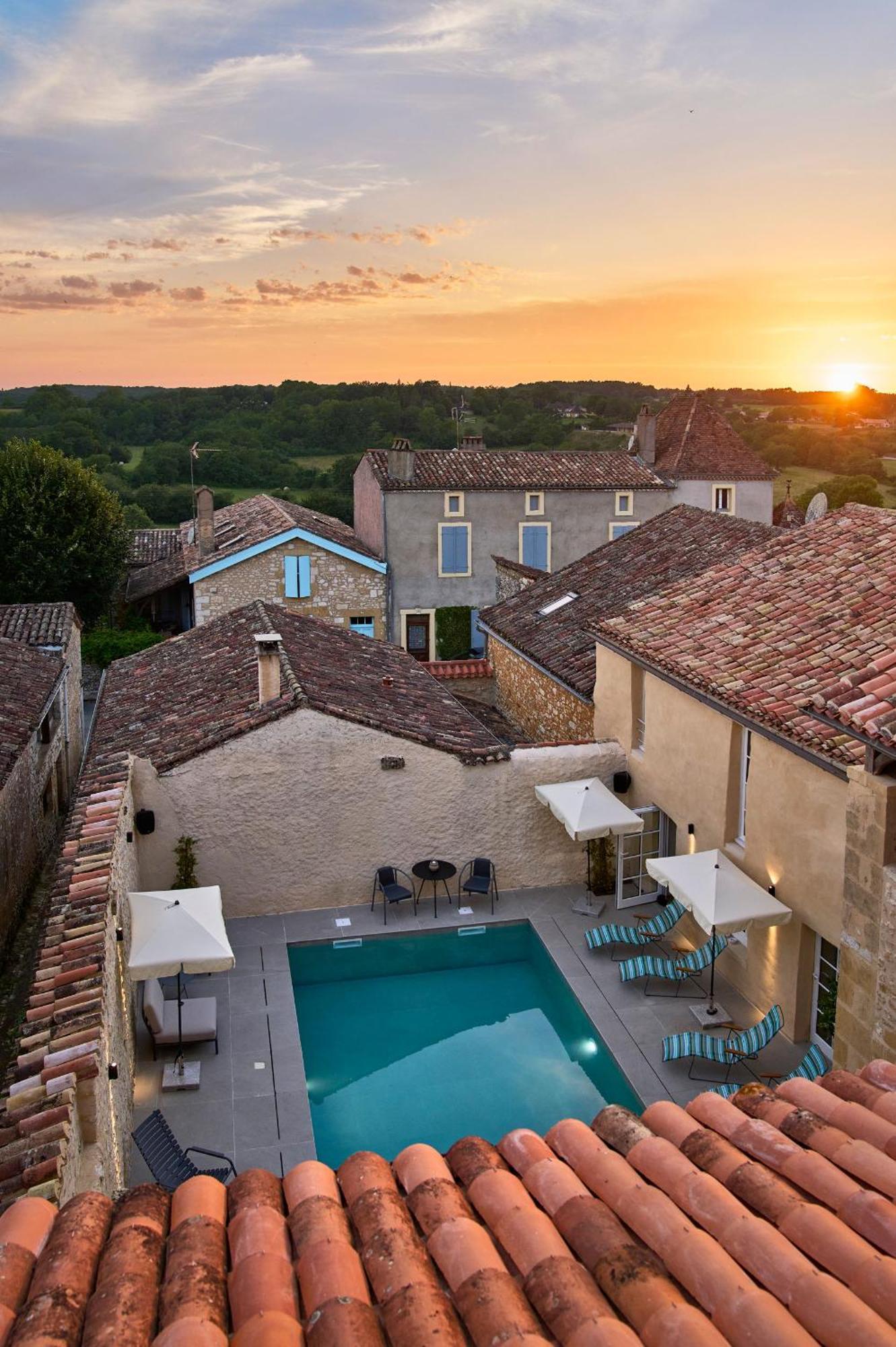 Hotel Le Chevalier Bleu Монпазие Екстериор снимка